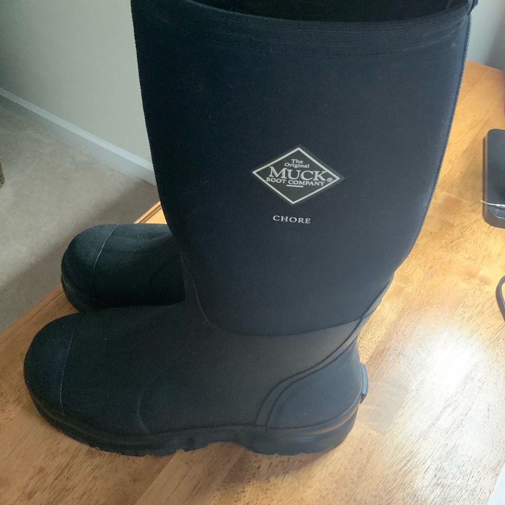Muck boots, chore